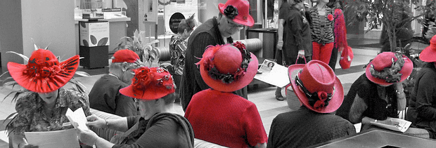 De roodhoedjes van de Red Hat Society